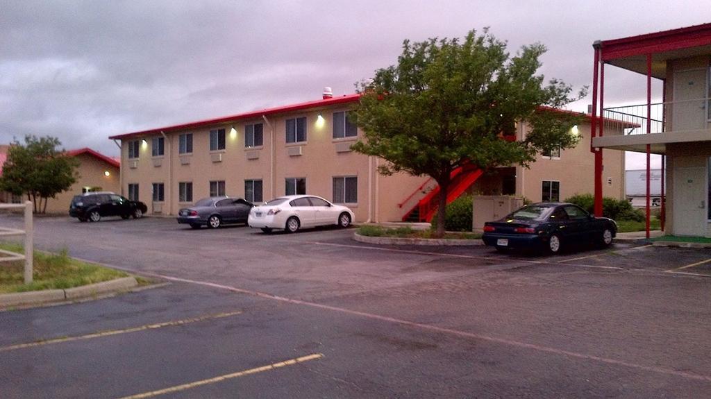 Knights Hotel 2*