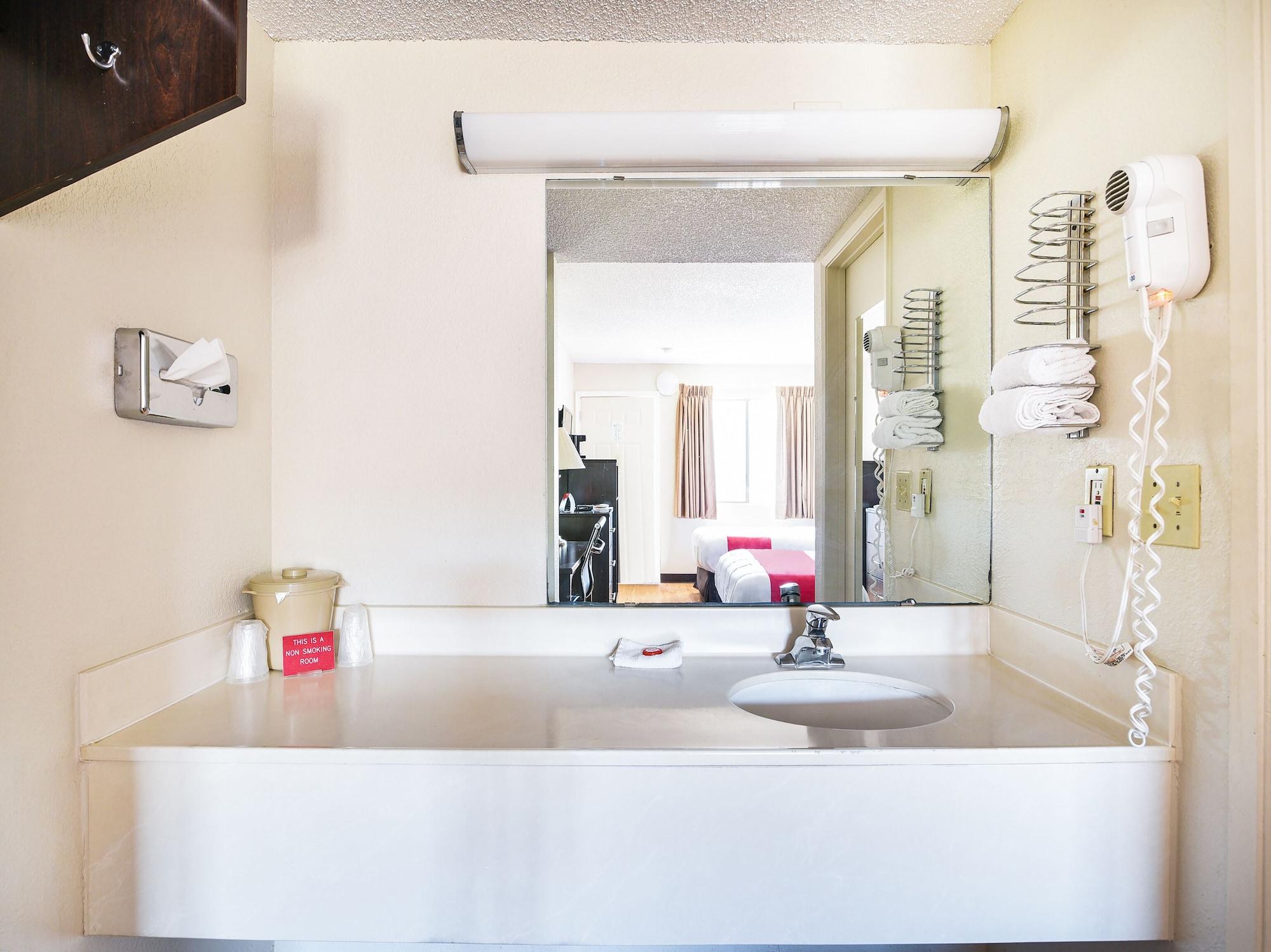 Americas Value Downtown Hotel 2*