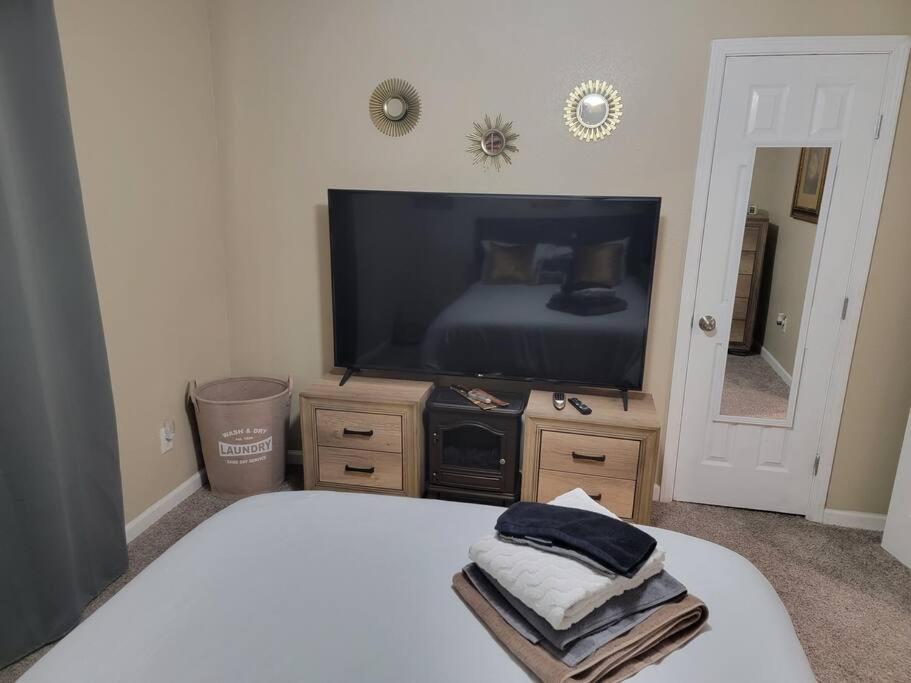 2br/1ba Near Downtown Villa *