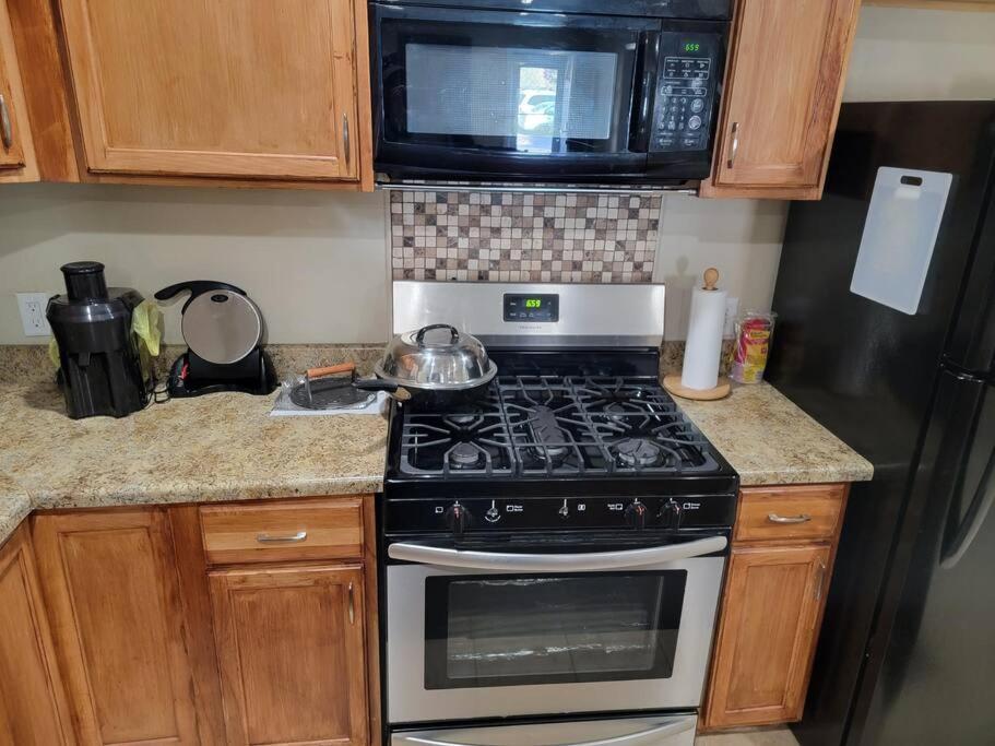 2br/1ba Near Downtown Villa