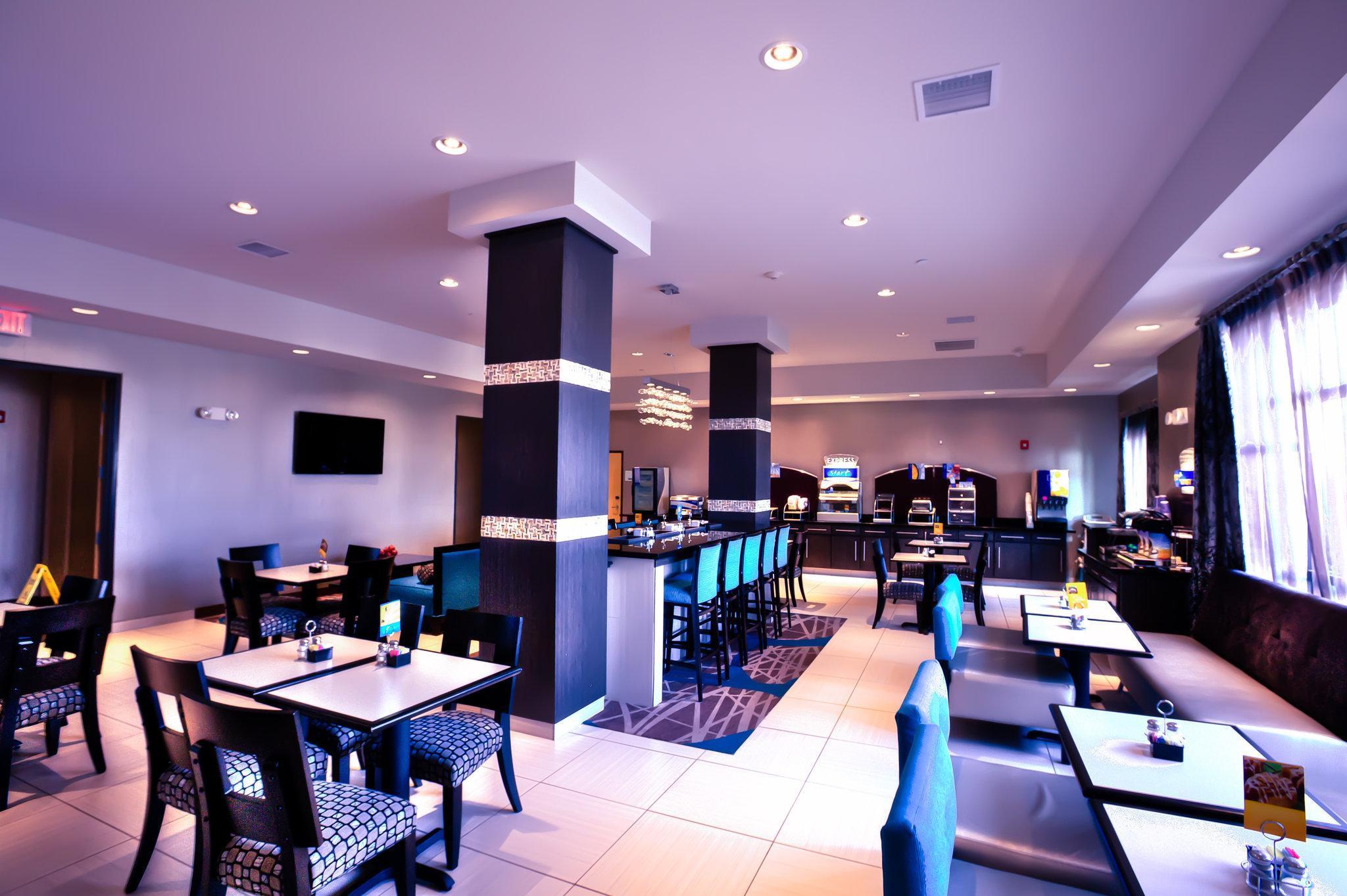 Express & West By Ihg
