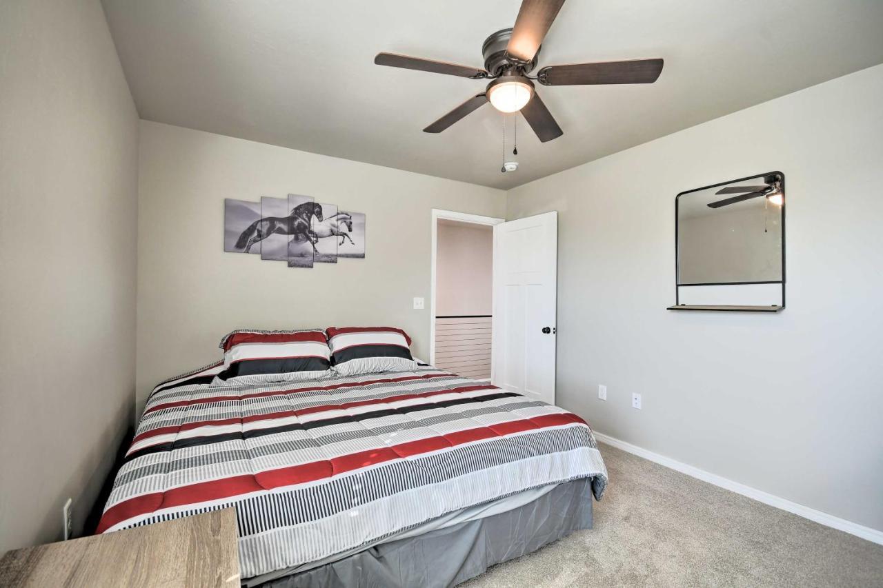Bright Townhome Near Parks And Town! Holiday home Amarillo