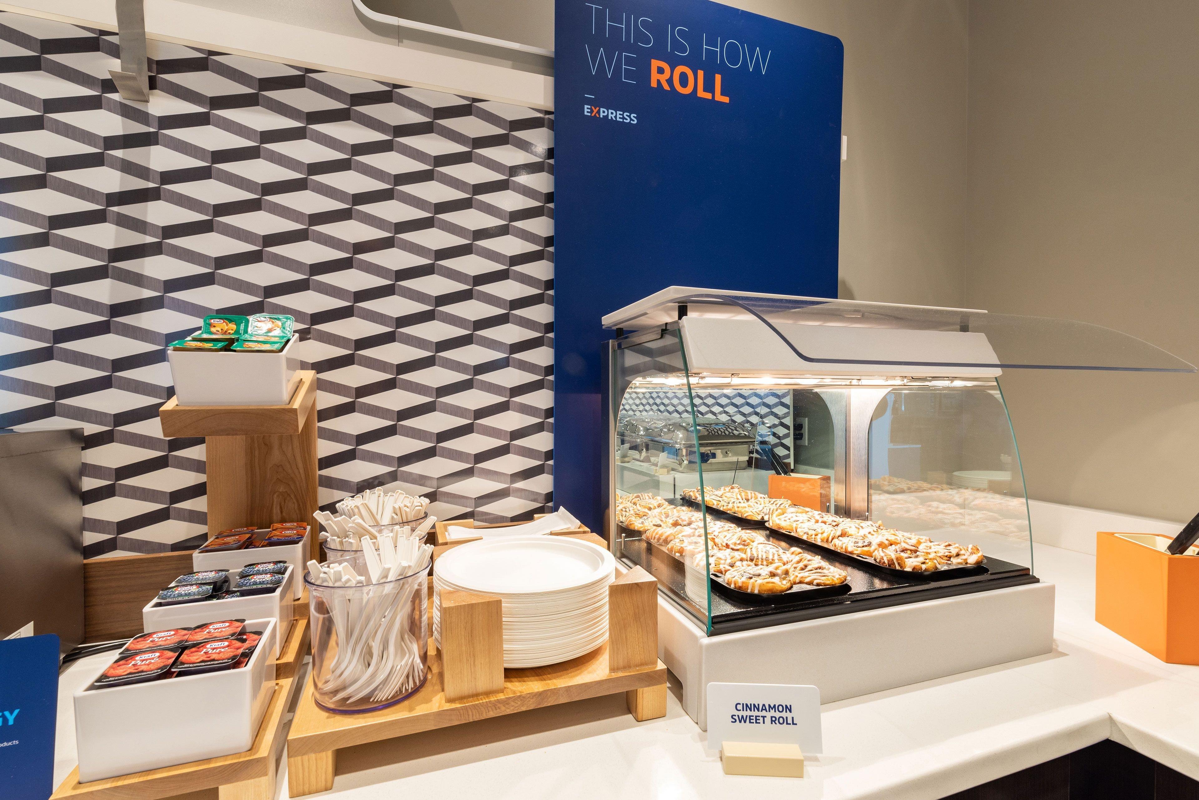 Express & West By Ihg Hotel 3*