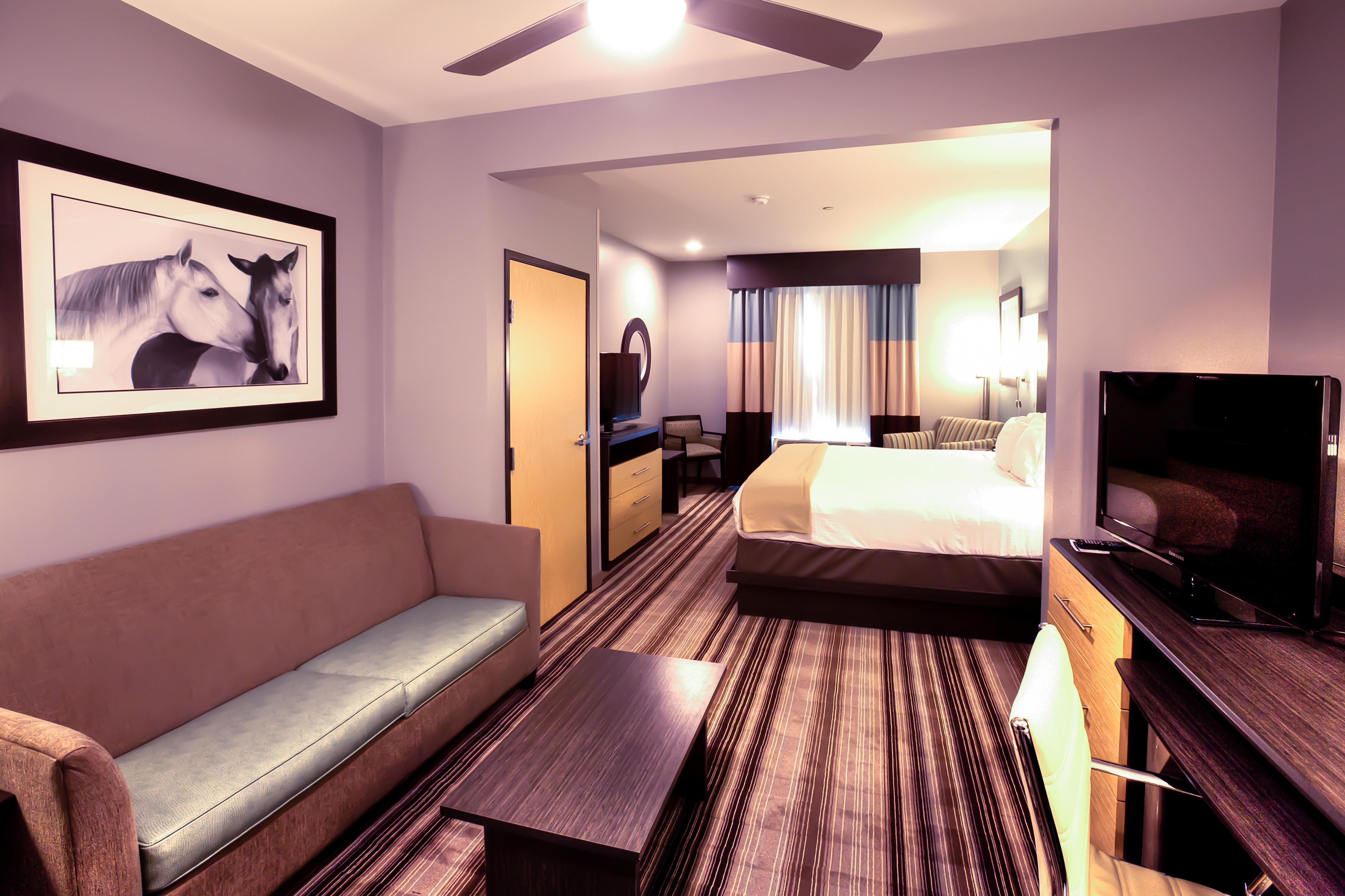 Express & West By Ihg Hotel