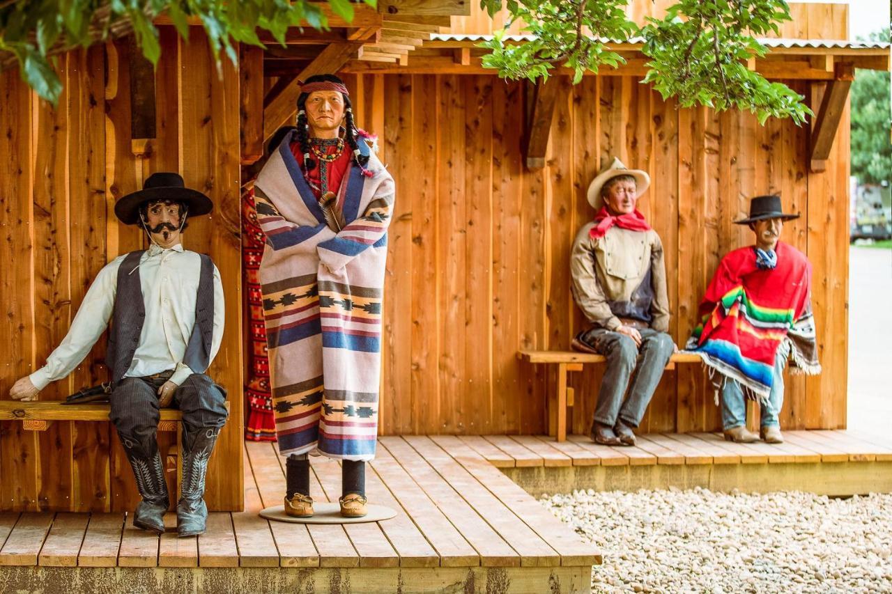 Big Texan Cabins Amarillo