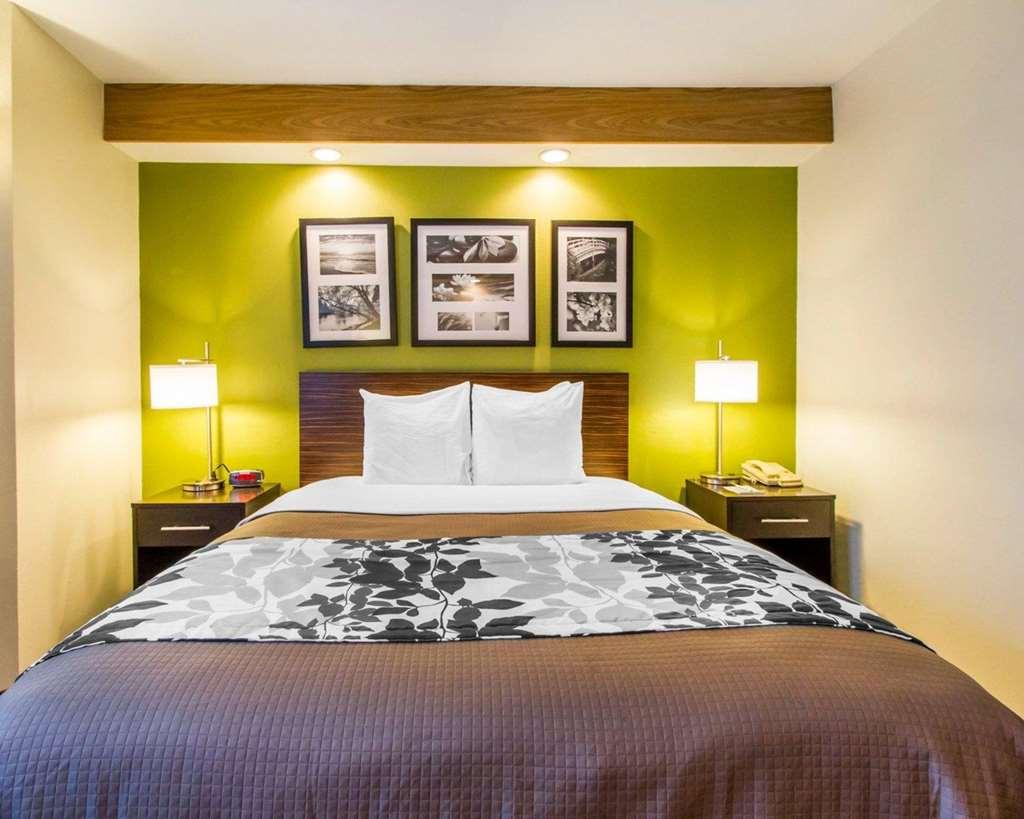 Econo East Hotel 2*