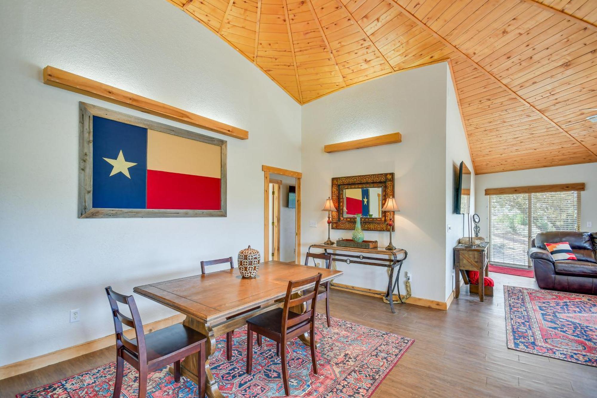 Canyon Rim Retreat With Private Yard And Hot Tub! *