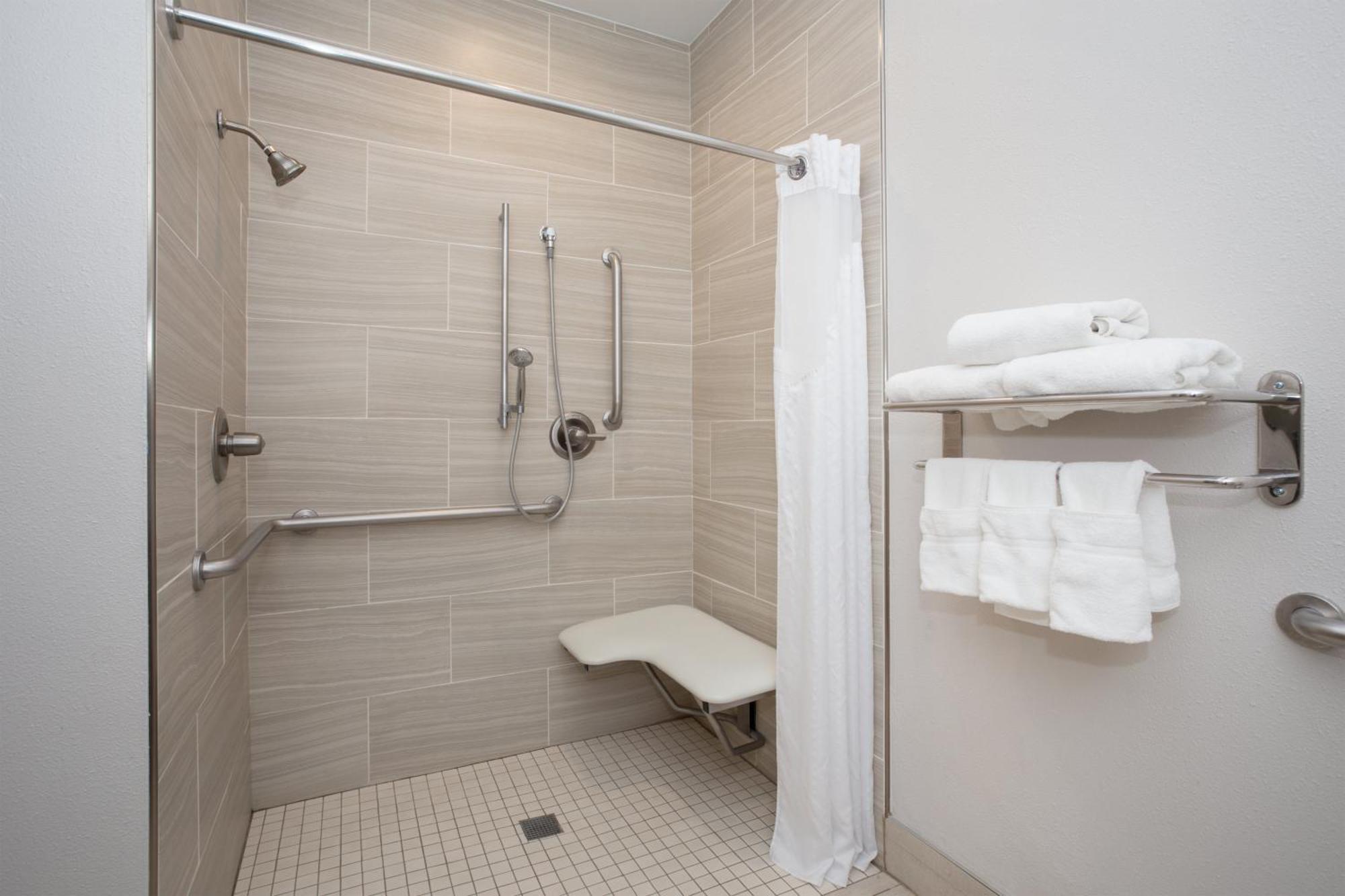 Express & By Ihg Hotel 2*