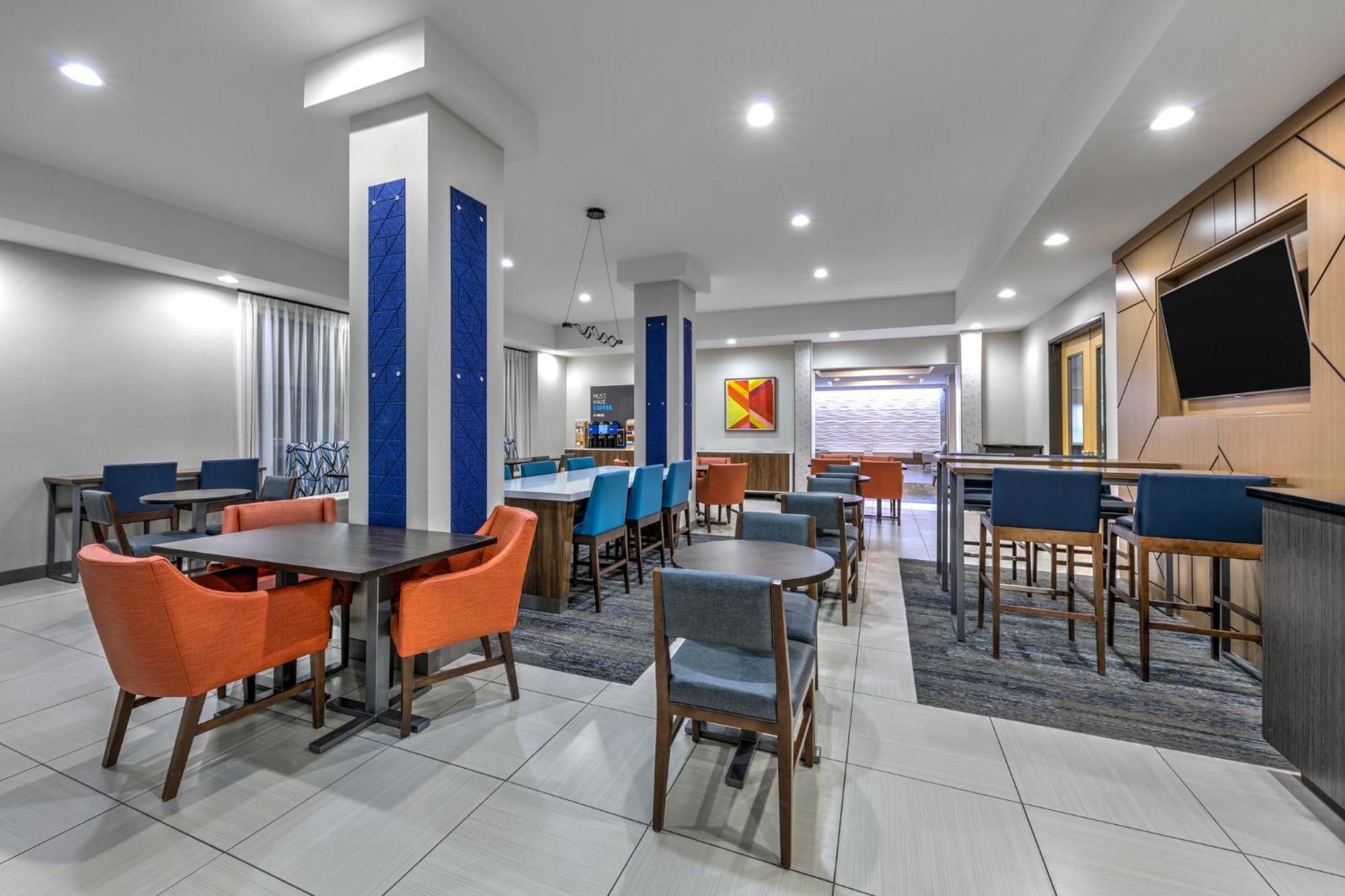 Express & West By Ihg 3*