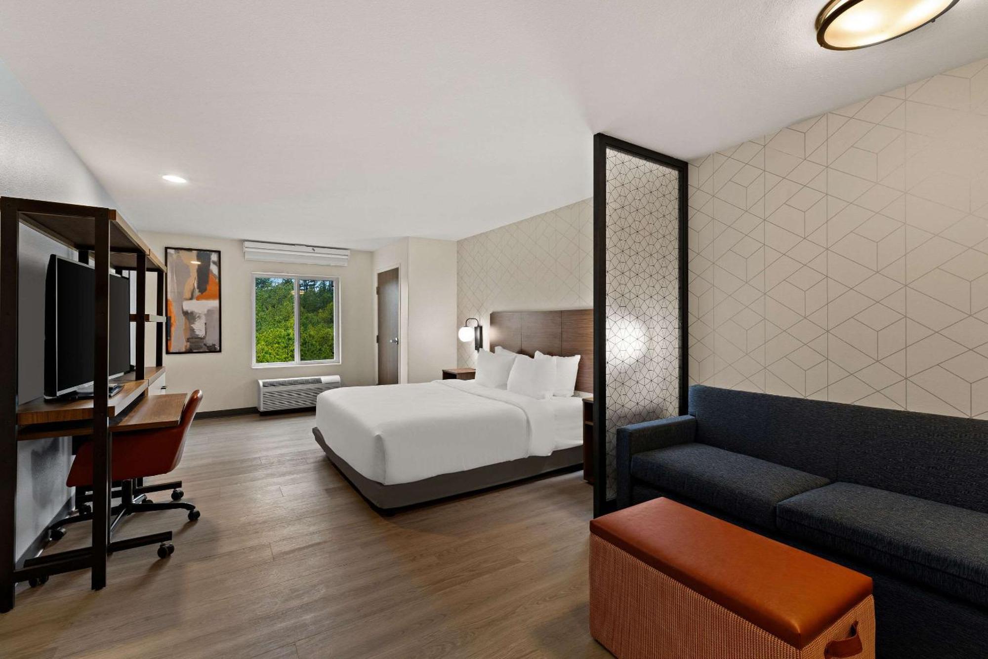 Everhome West - Medical Center