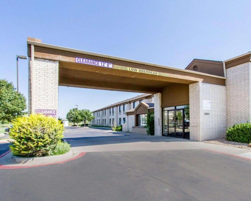Econo East Hotel 2*