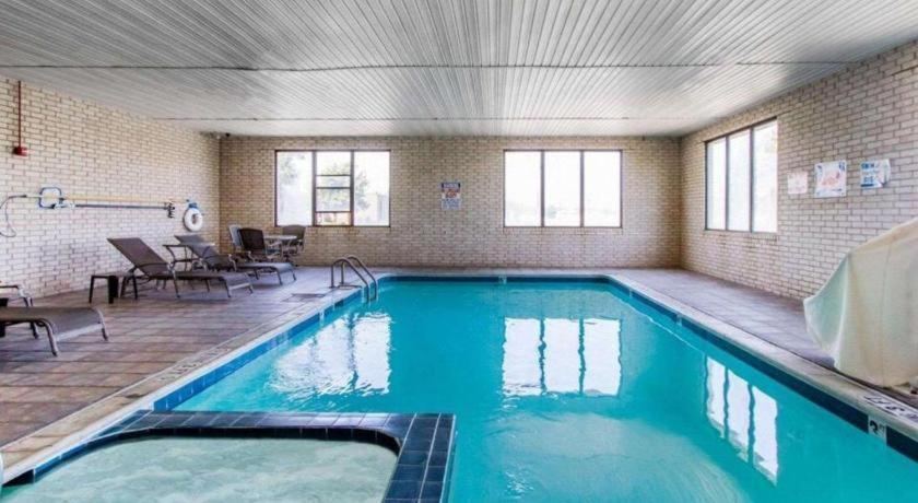 Hotel Econo East 2*
