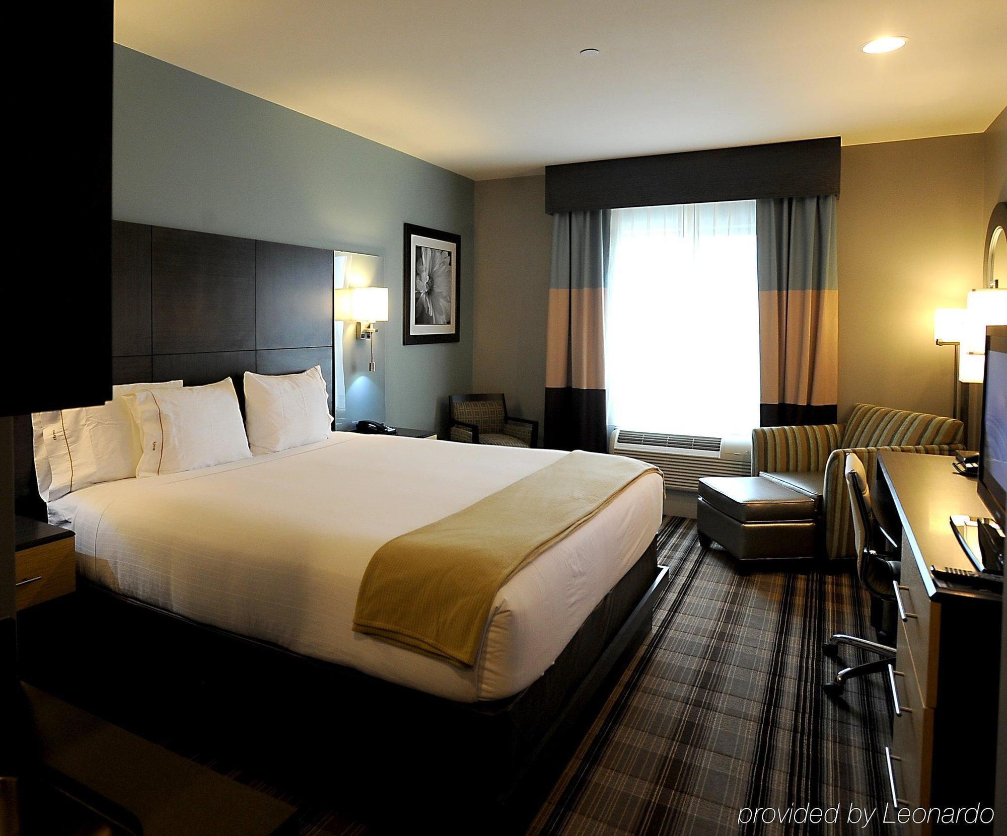 Express & West By Ihg Hotel Amarillo