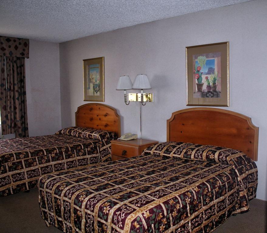 Knights Hotel 2*