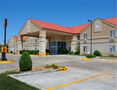 Super 8 By Wyndham West