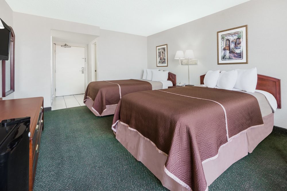 Fairfield By Marriott & 3*
