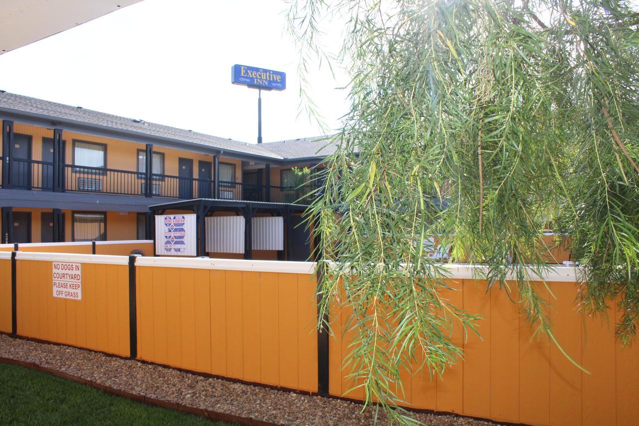 The Executive & Inn
