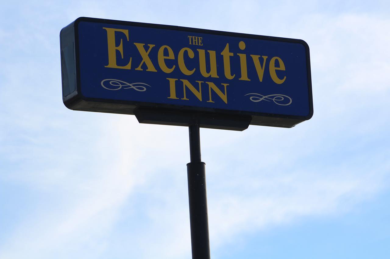 Inn The Executive & 2*