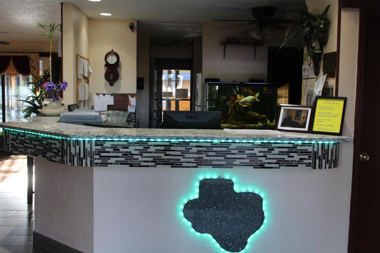 The Executive & Inn 2*
