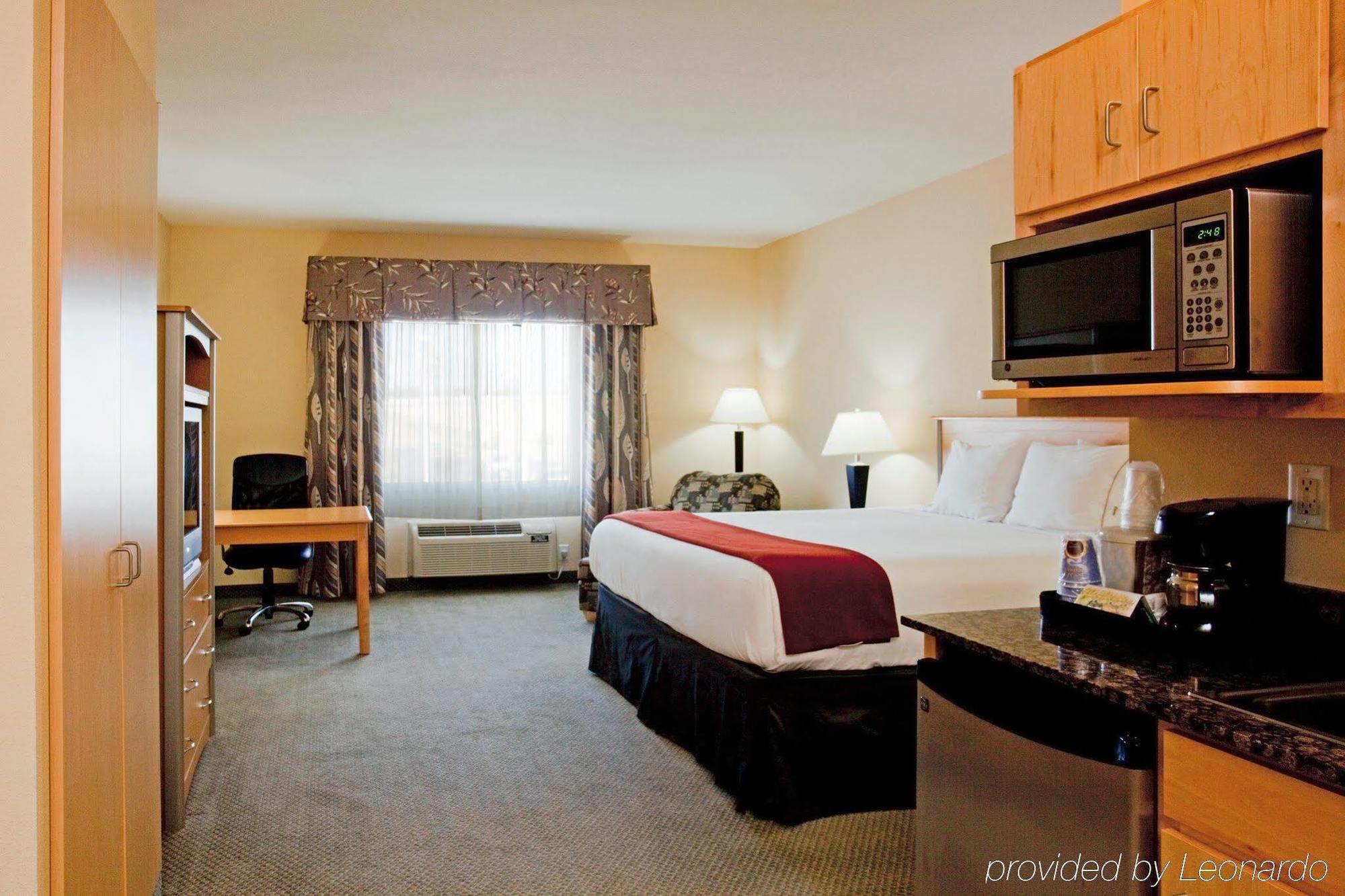 Express & By Ihg 2*
