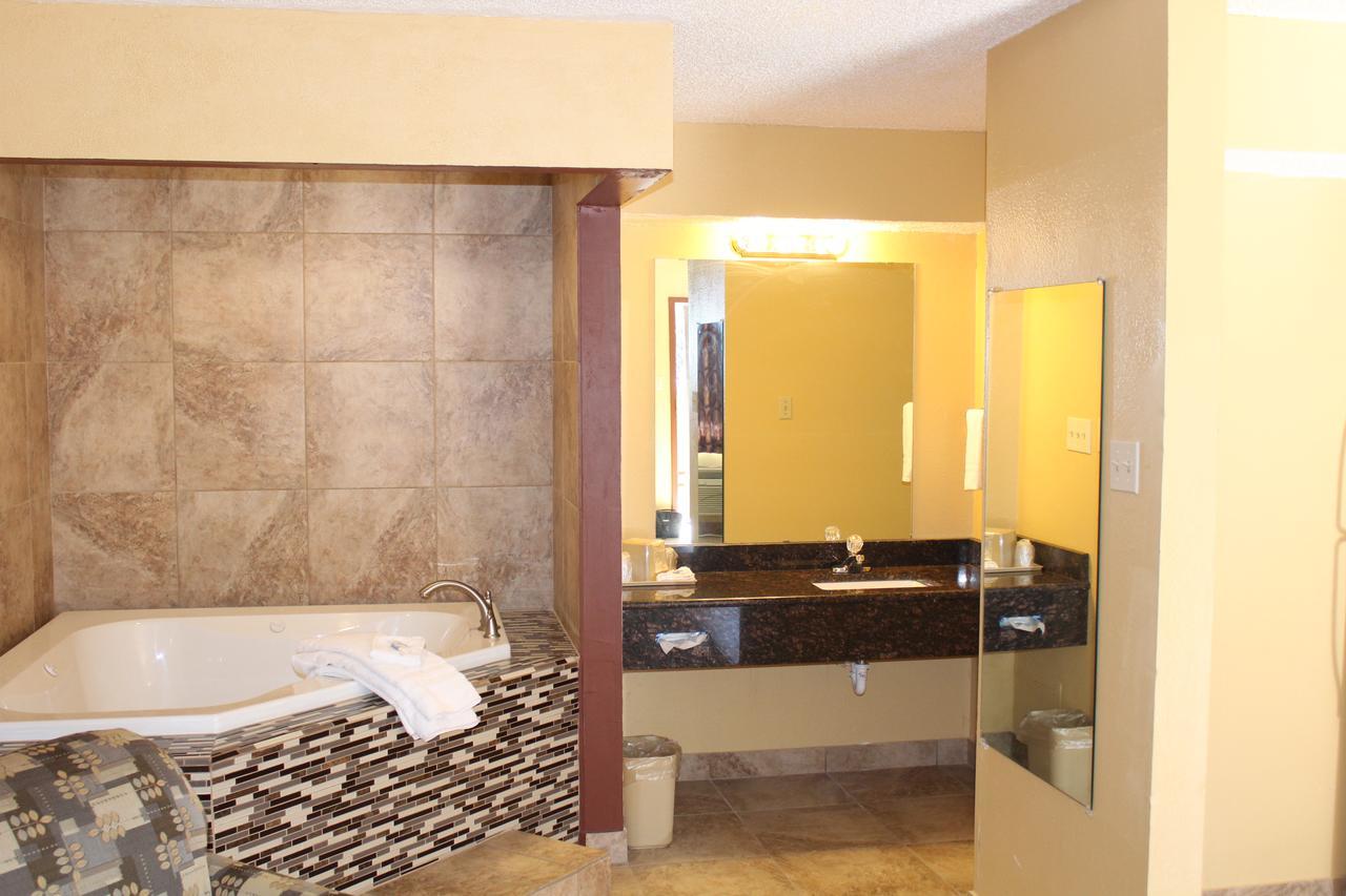 The Executive & 2* Amarillo