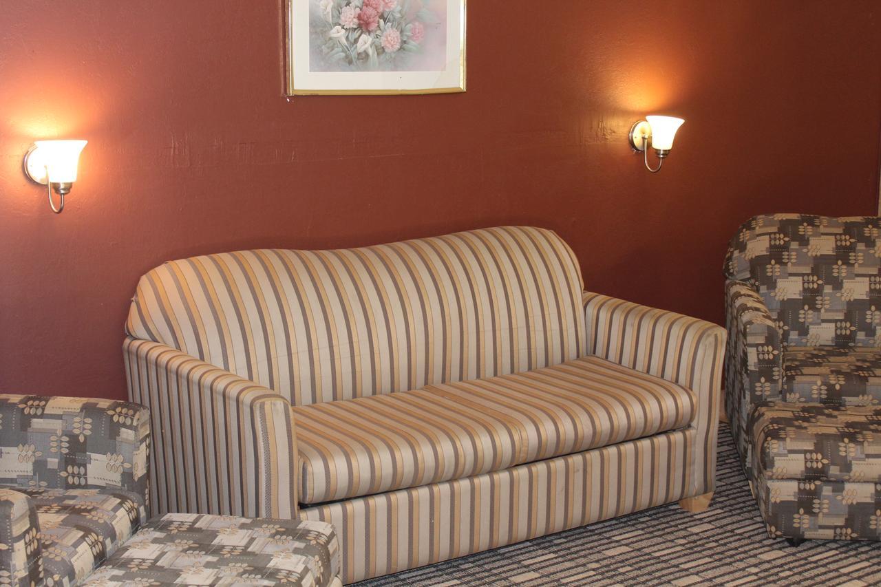 Inn The Executive & 2*
