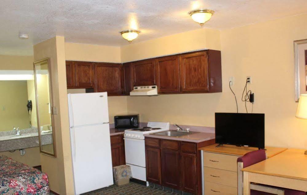 The Executive & Inn 2*