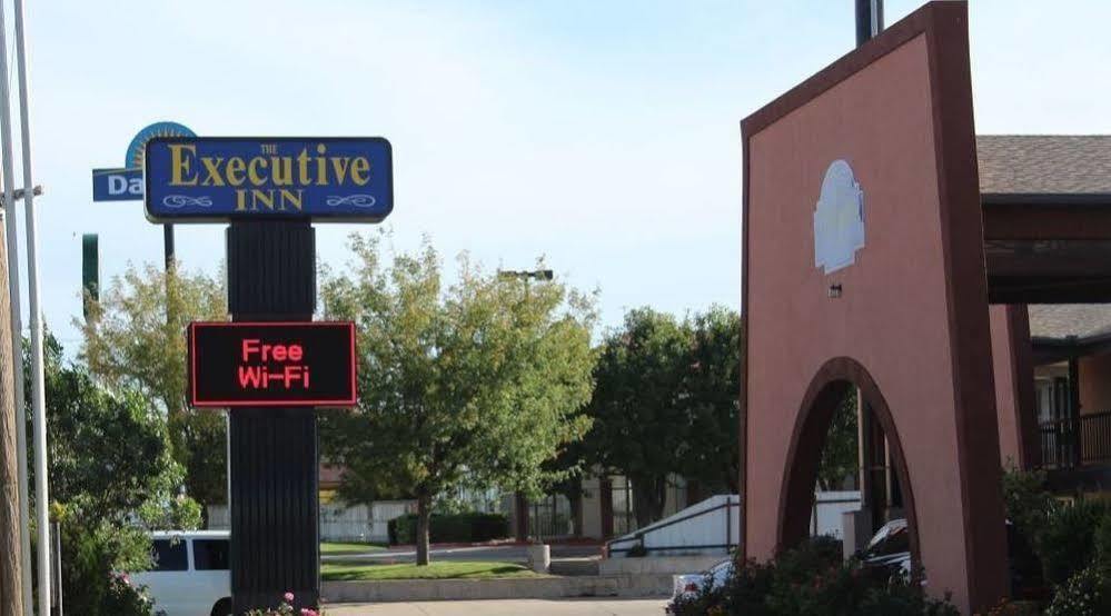 The Executive & Inn 2*