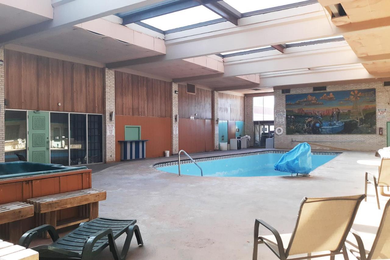 Hotel Rest - Extended Stay, I-40 Airport, Wedding & Event Center 2*